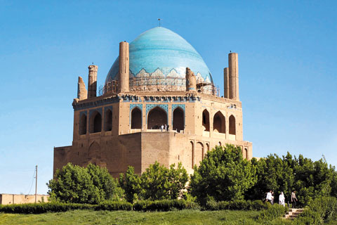 پروژه آشنایی با انواع گنبد و اجزای آن در معماری اسلامی